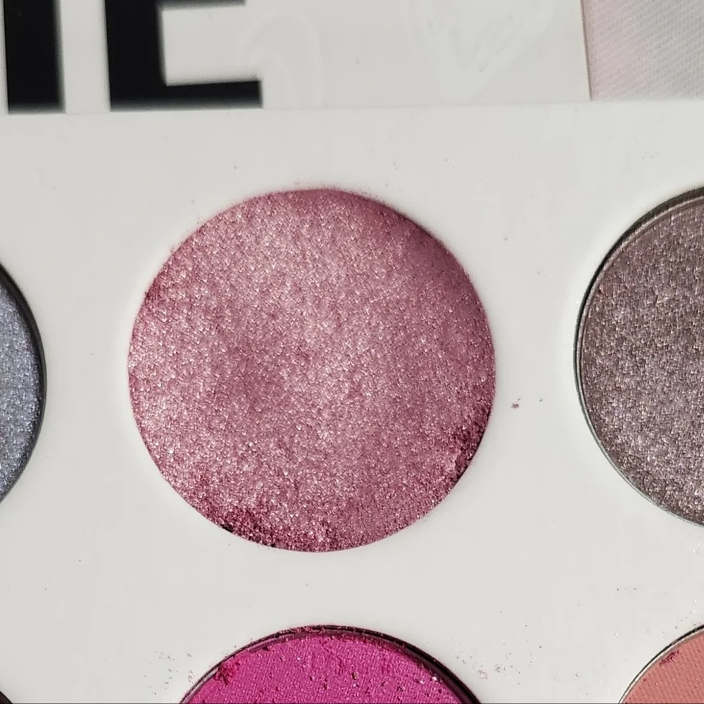 NIB Kylie Cosmetics Kylie's Diary - Picture 4 of 6